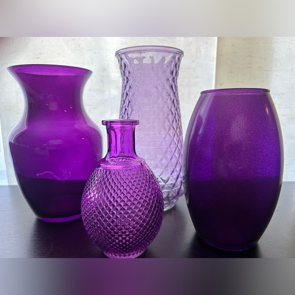 Vintage, Paula Lavender purple, textured vase. 9” - Picture 8 of 14